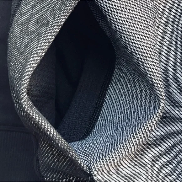 Rare Lululemon Crew Neck Pullover - Picture 4 of 5